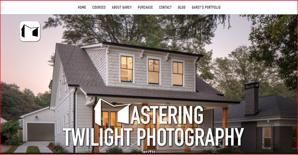 Home page di Mastering Twilight Photography con un esempio di casa a due piani