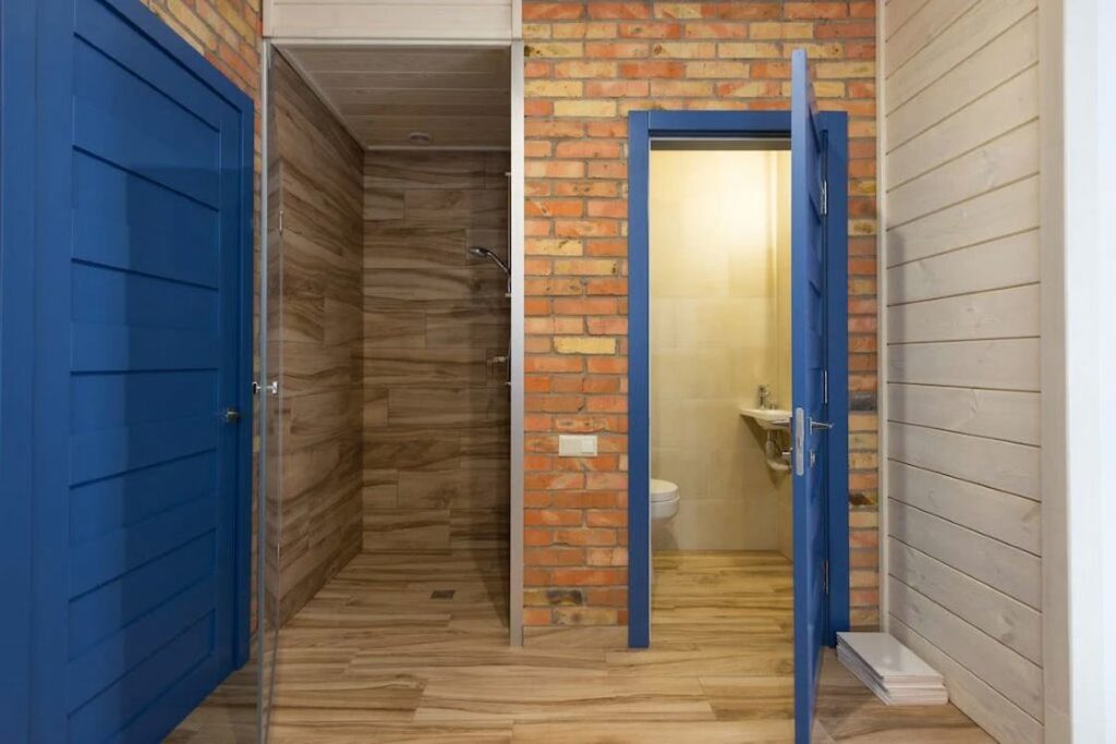 Real estate photo of a bathroom